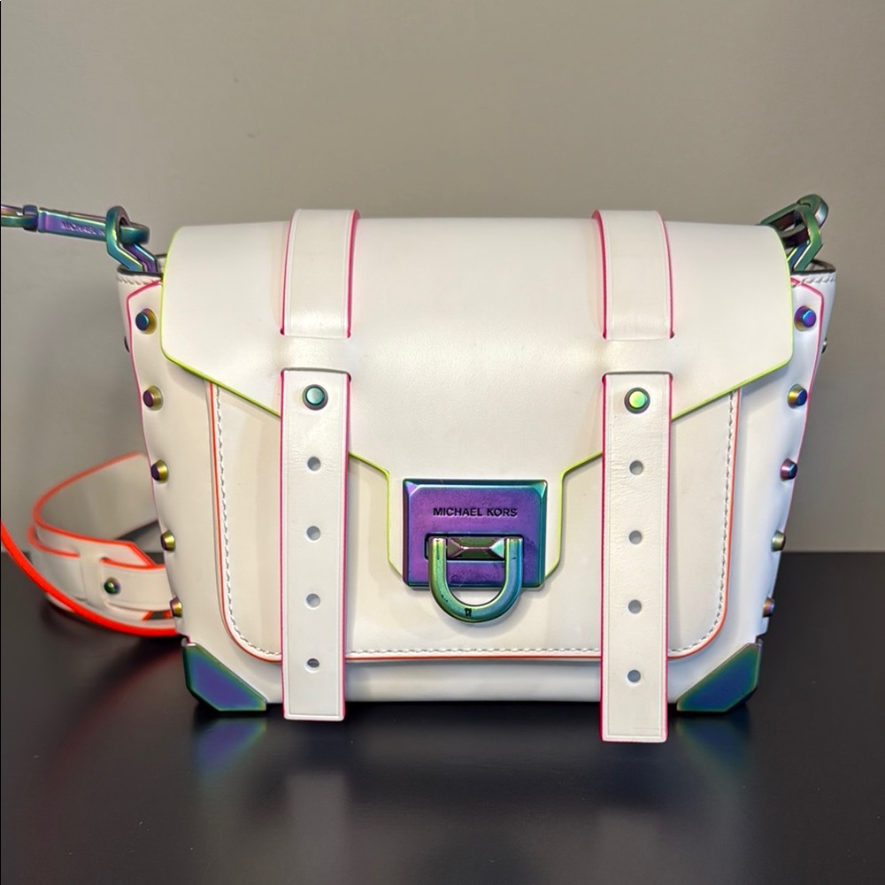 Michael Kors White Crossbody Bag with Geometric Design